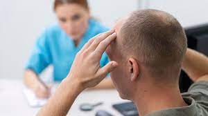 Haarverlies bij mannen: Oorzaken, behandelingen en oplossingen