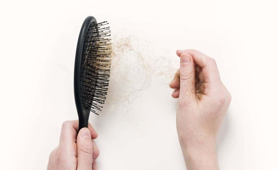 Haarverlies tijdens zwangerschap: oorzaken en tips voor haargroei na de bevalling