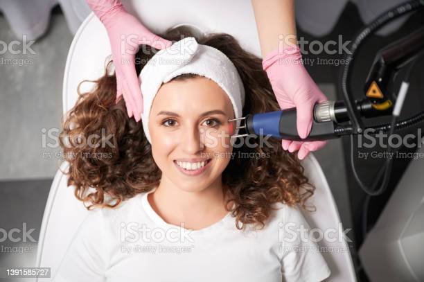 Effectieve Laserbehandeling voor Haaruitval: Stimuleer Gezonde Haargroei!